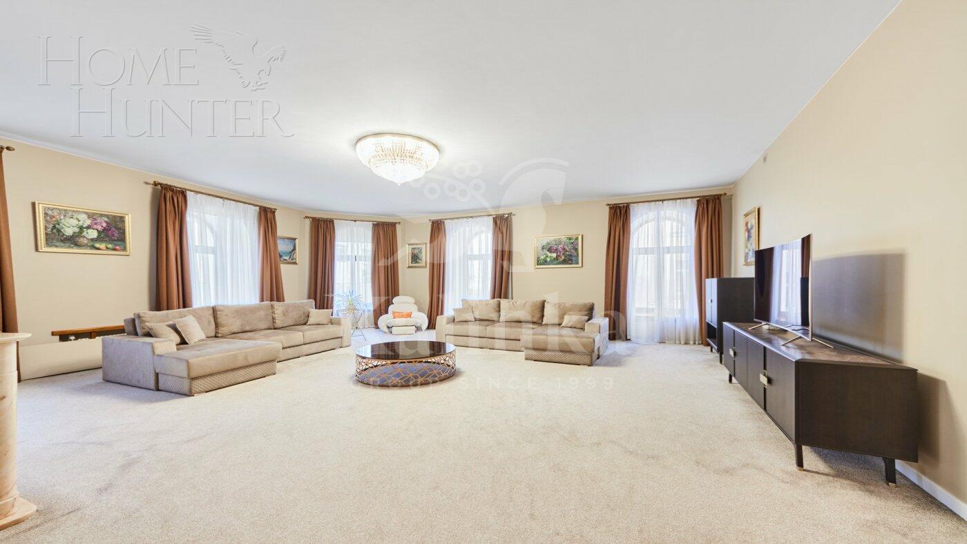 6-КОМН. КВАРТИРА С ОТДЕЛКОЙ 303 М² НА 3 ЭТАЖЕ