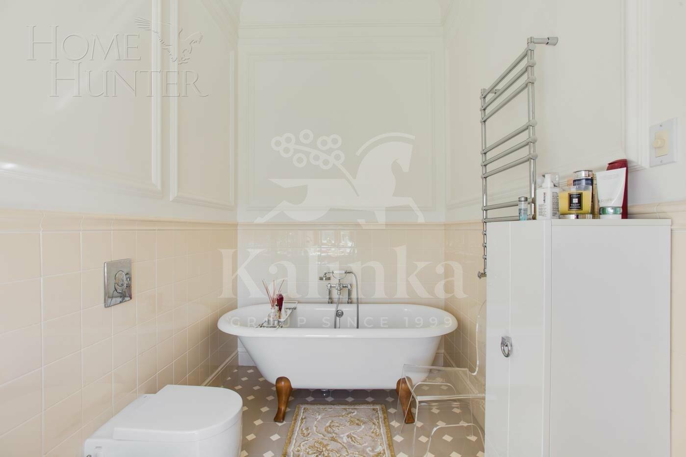 2-этажный коттедж 1 100 м² с отделкой