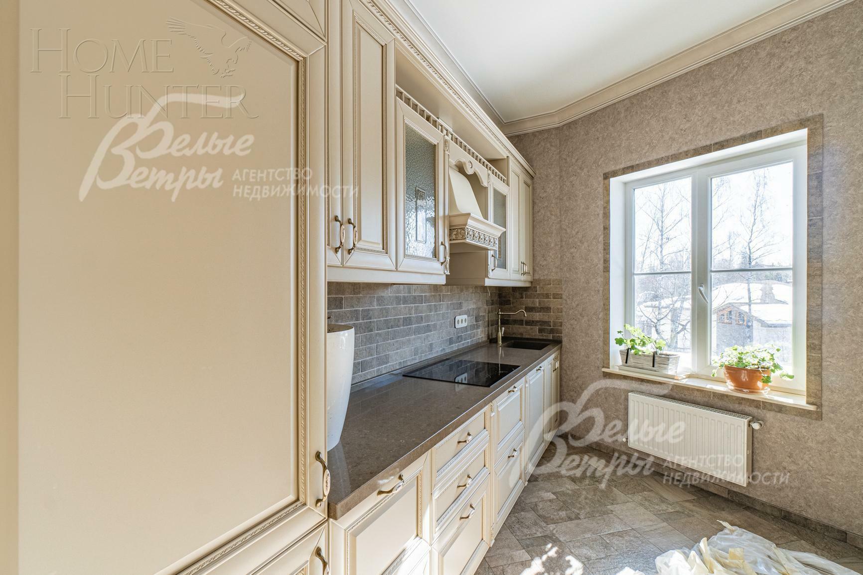 3-этажный коттедж 720 м² с отделкой