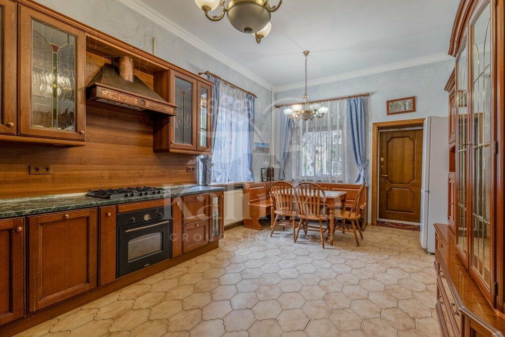 2-этажный коттедж 320 м² с отделкой