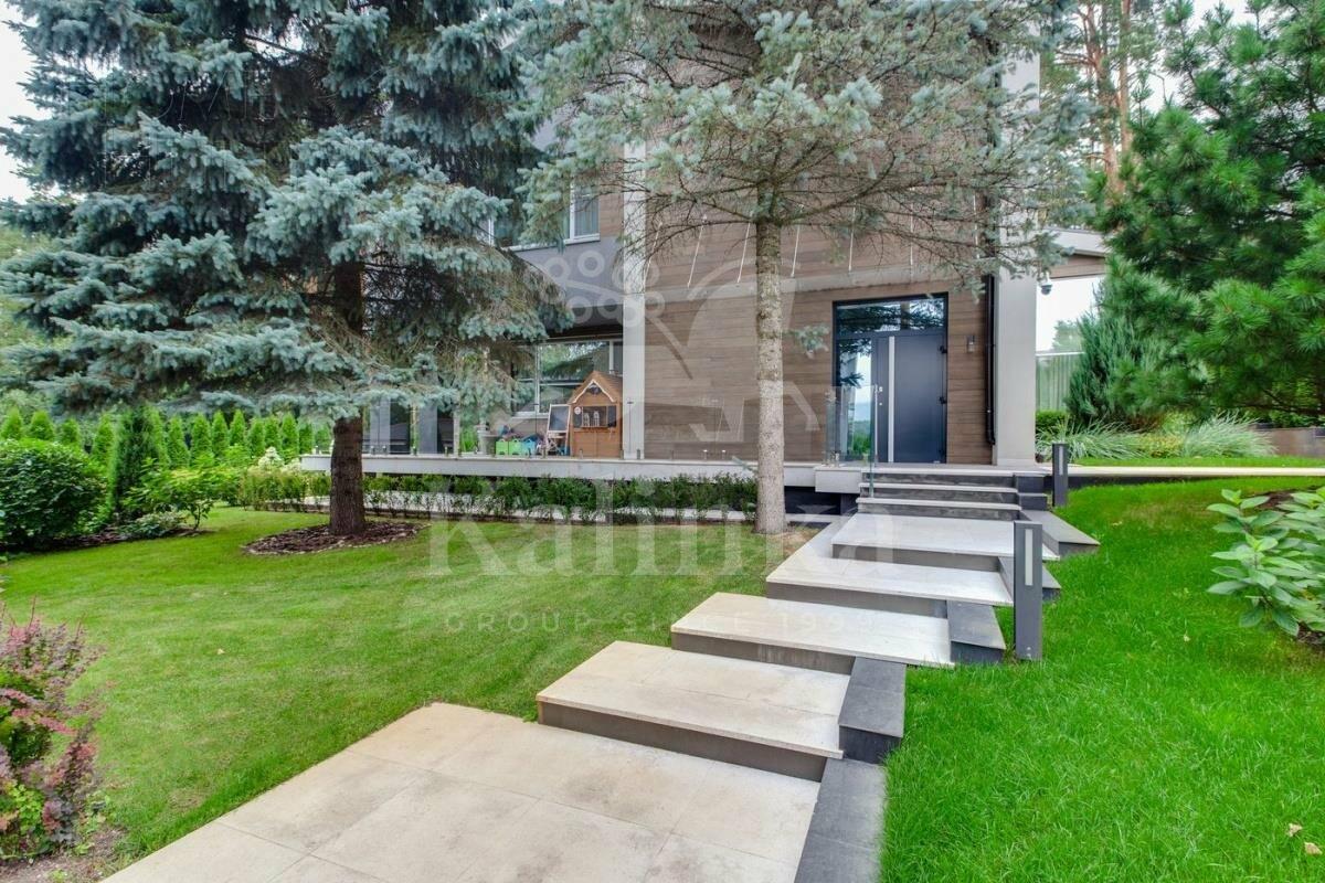 2-этажный коттедж 935 м² с отделкой