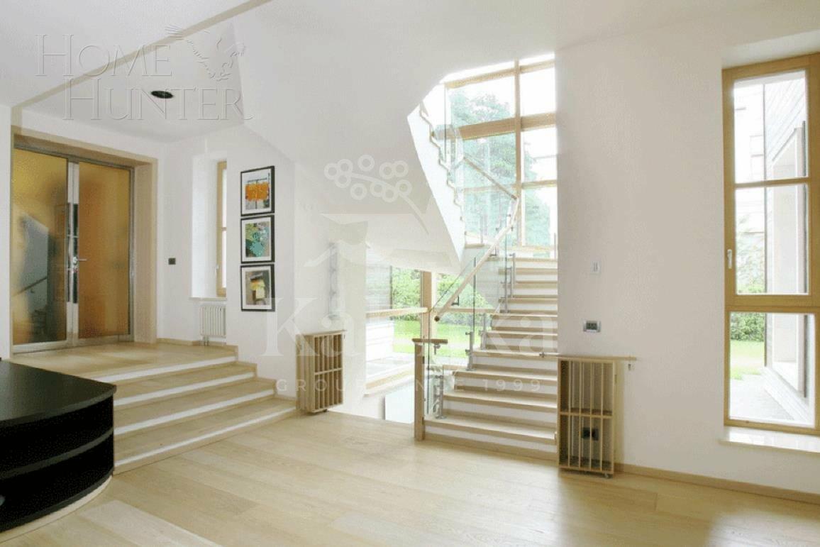 2-этажный коттедж 1 035 м² с отделкой