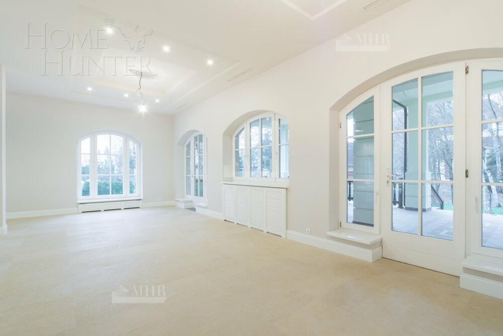 2-этажный коттедж 1 200 м² с отделкой