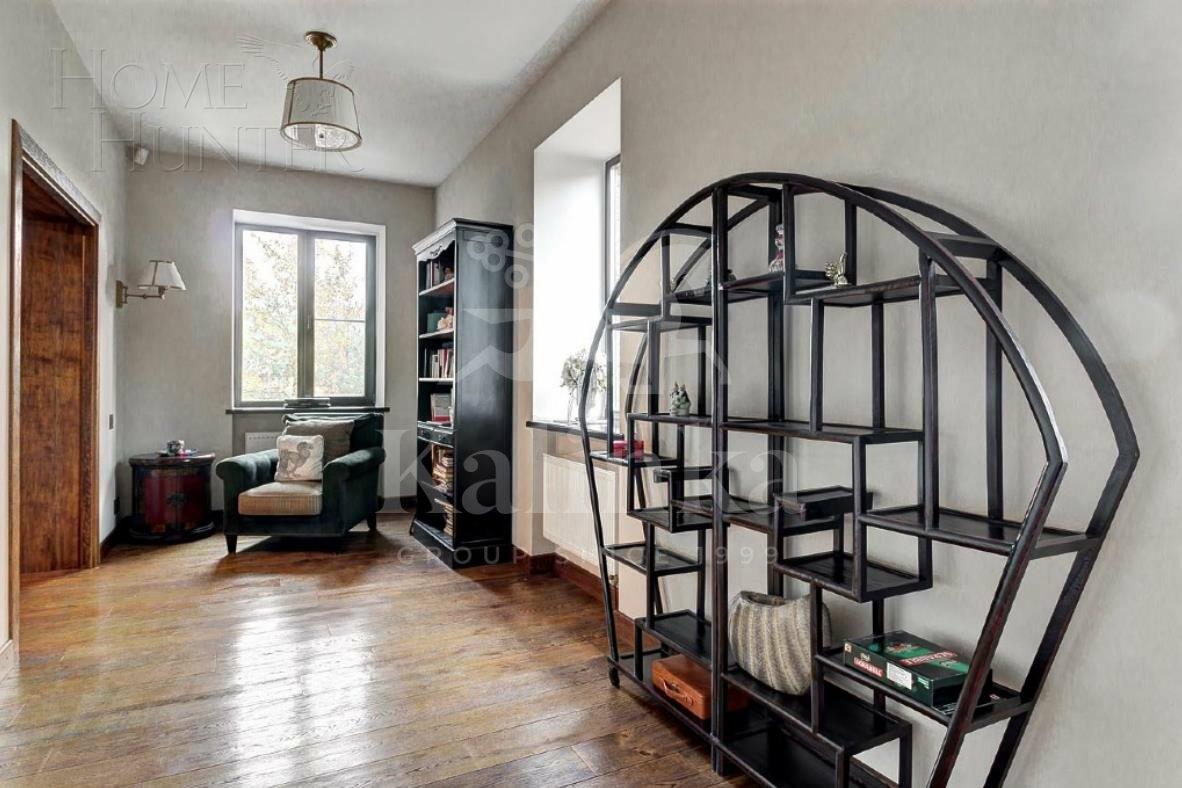 3-этажный коттедж 1 000 м² с отделкой