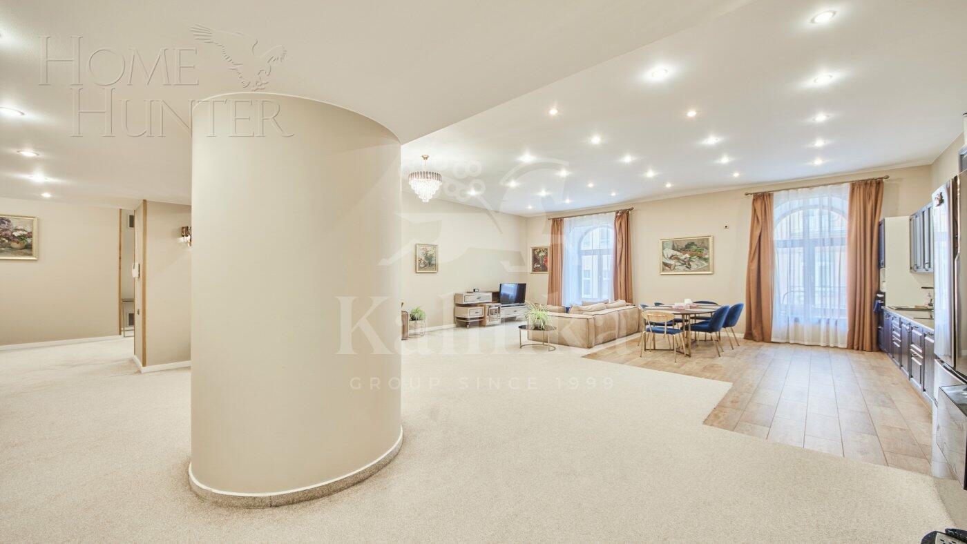 6-КОМН. КВАРТИРА С ОТДЕЛКОЙ 303 М² НА 3 ЭТАЖЕ