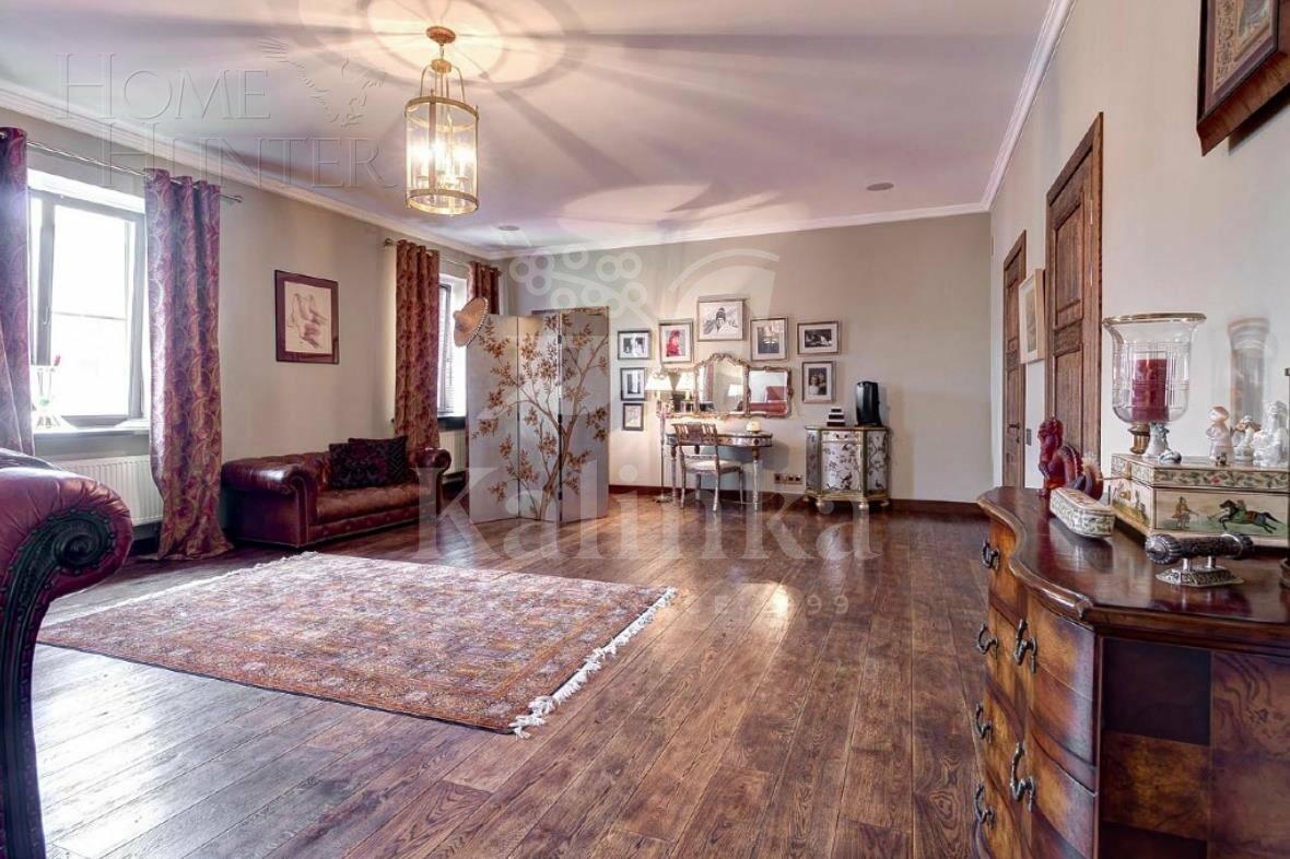 3-этажный коттедж 1 000 м² с отделкой