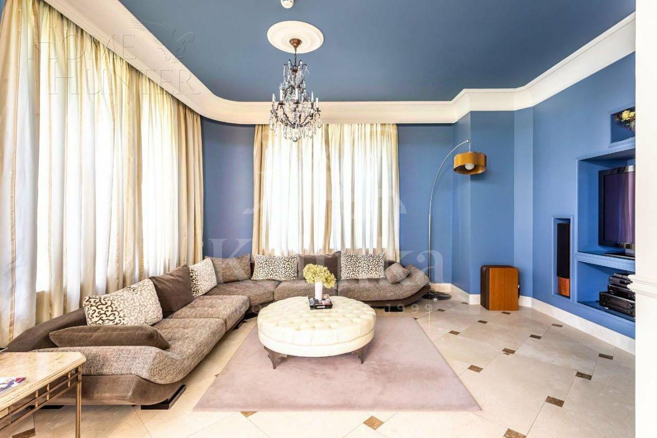 3-этажный коттедж 750 м² с отделкой