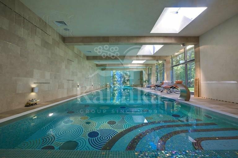 2-этажный коттедж 1 500 м² с отделкой