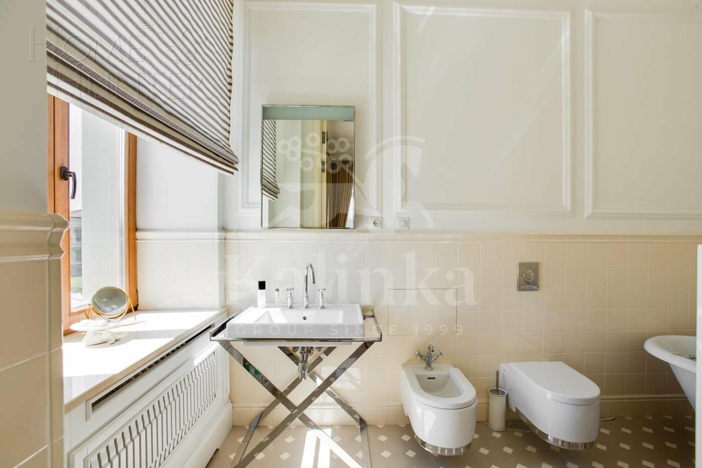 2-этажный коттедж 1 100 м² с отделкой