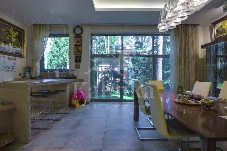 2-этажный коттедж 1 500 м² с отделкой