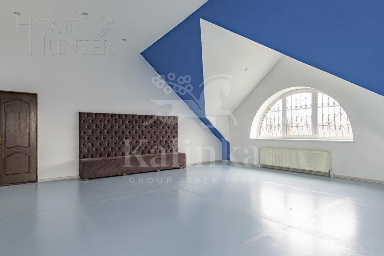 2-этажный коттедж 350 м² с отделкой