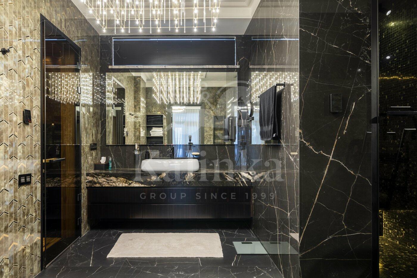 3-этажный коттедж 1 100 м² с отделкой