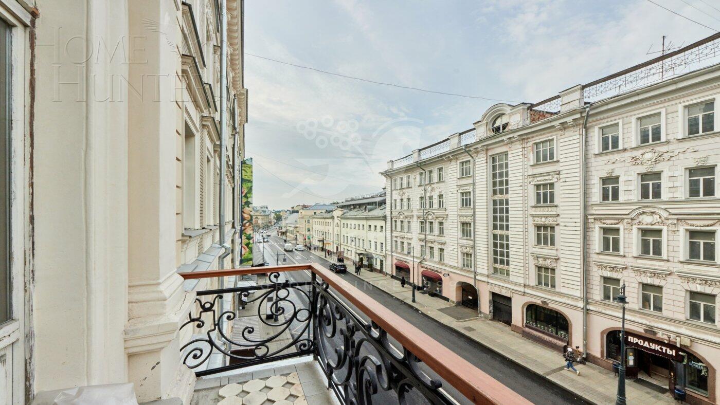 6-КОМН. КВАРТИРА С ОТДЕЛКОЙ 303 М² НА 3 ЭТАЖЕ