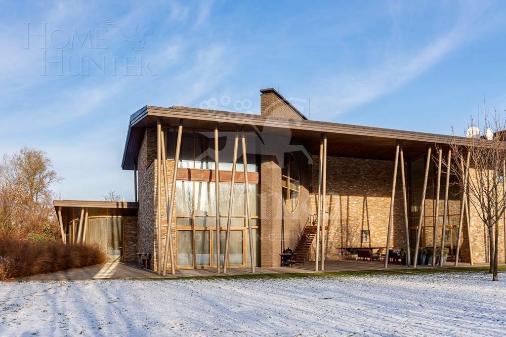 2-этажный коттедж 1 360 м² с отделкой