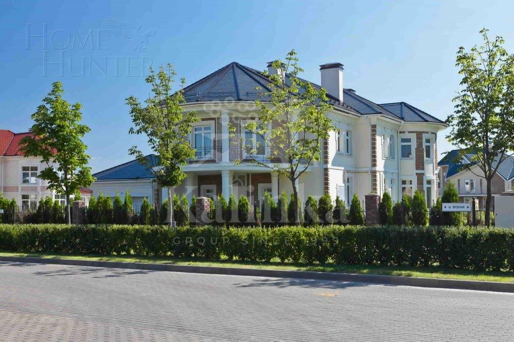 2-этажный коттедж 615 м² без отделки