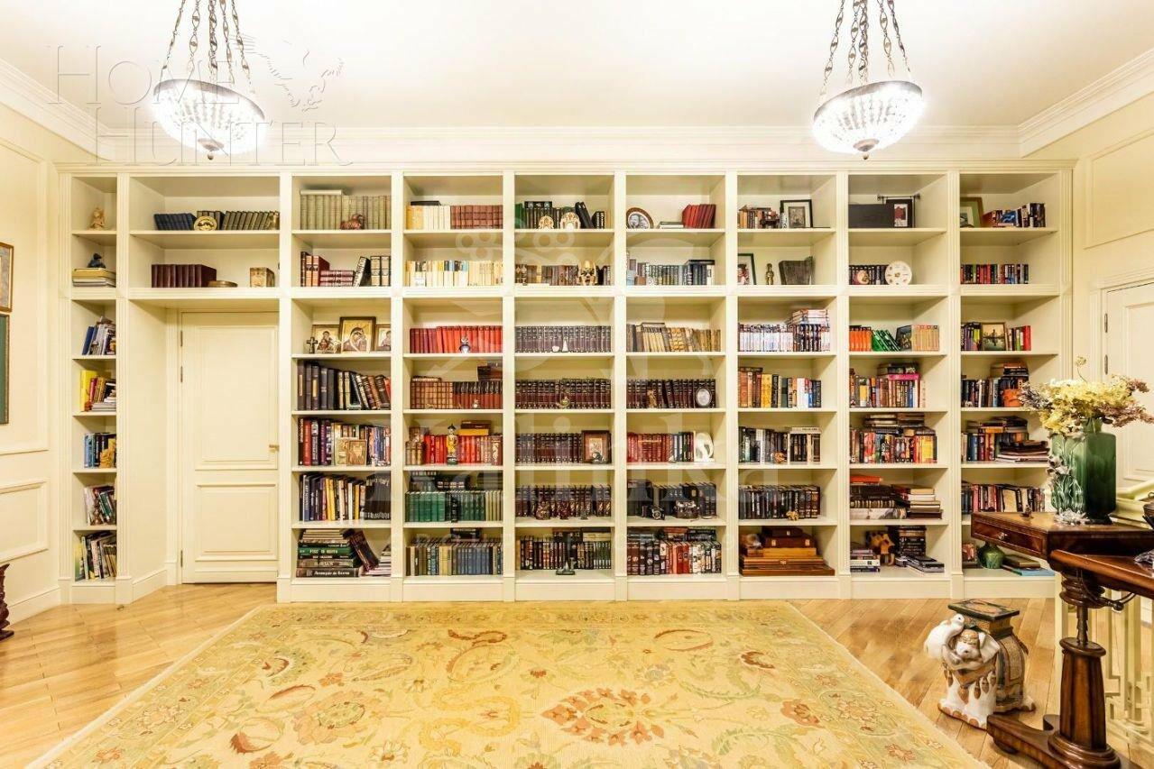 3-этажный коттедж 750 м² с отделкой