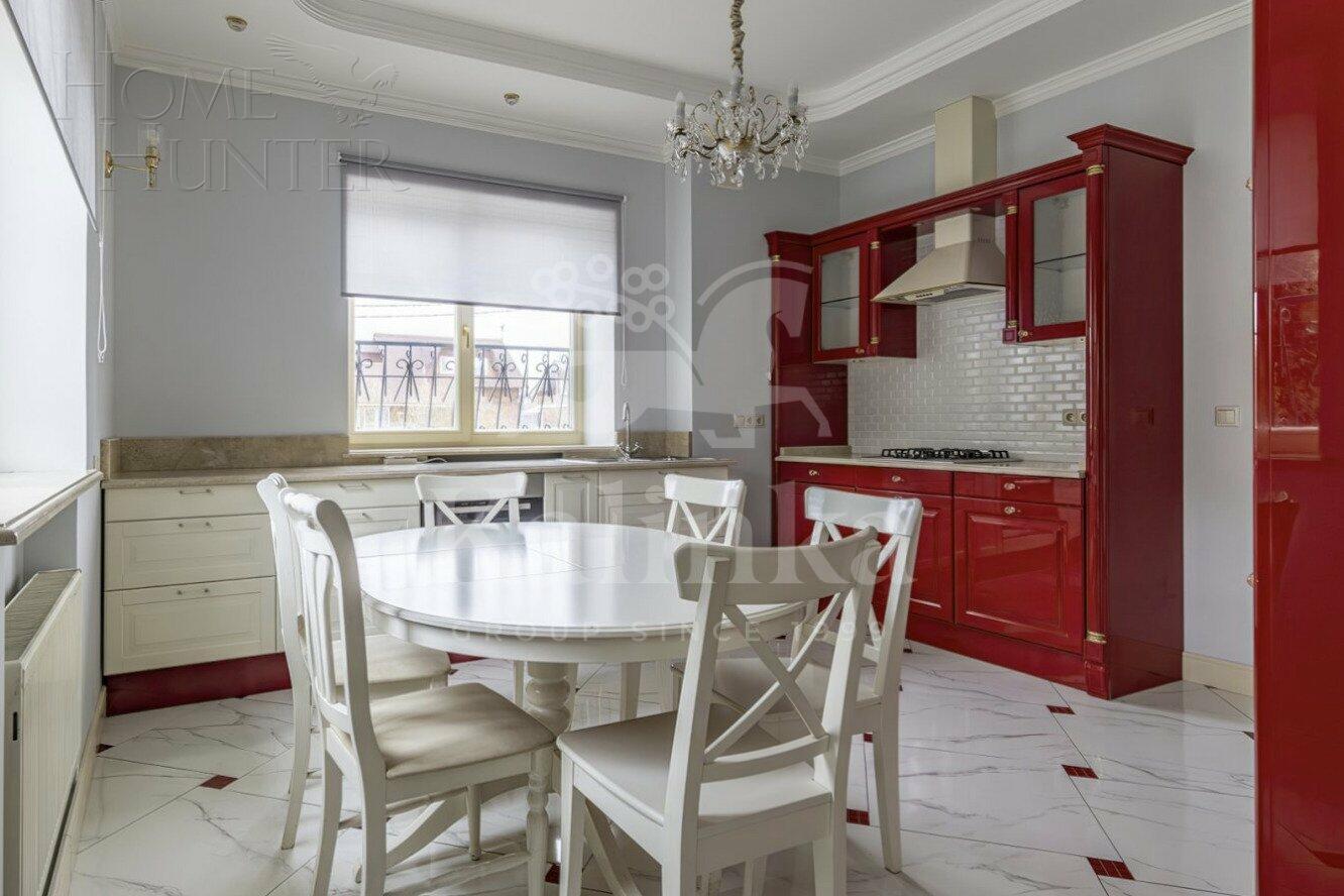 2-этажный коттедж 350 м² с отделкой