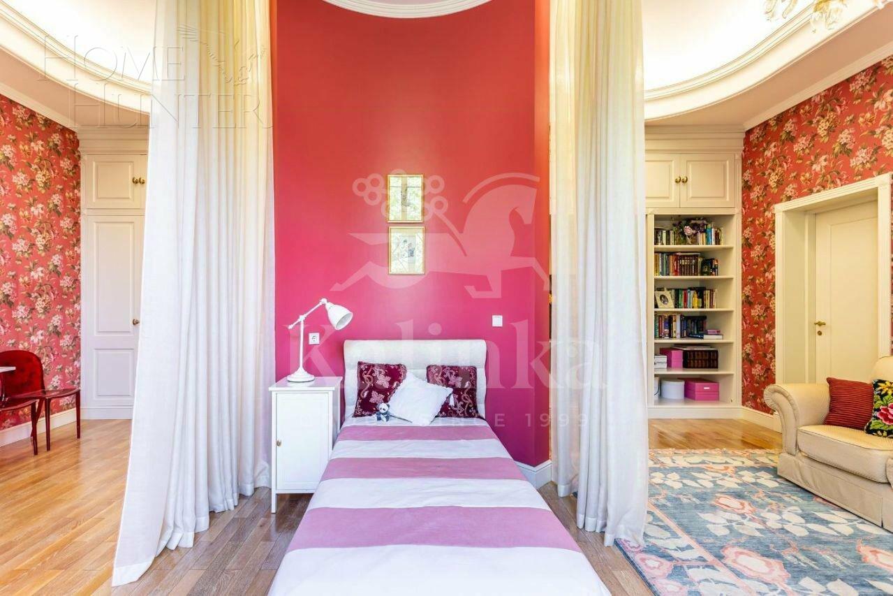 3-этажный коттедж 750 м² с отделкой