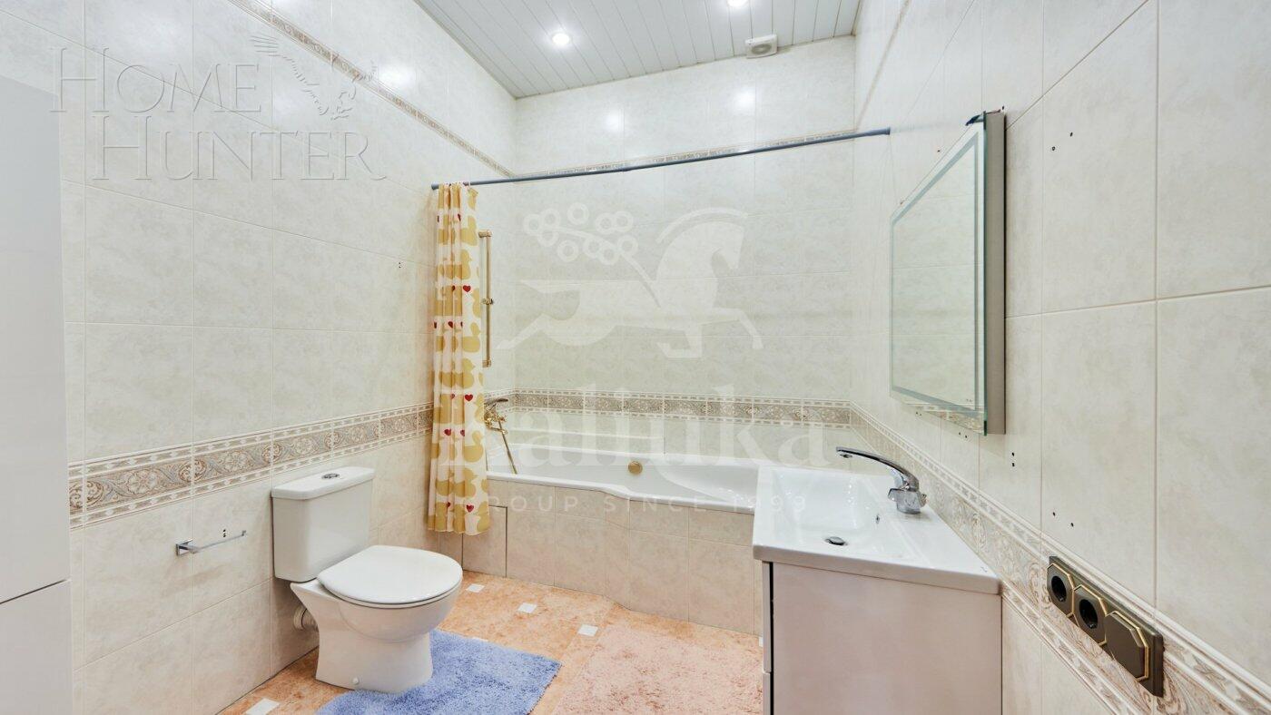 6-КОМН. КВАРТИРА С ОТДЕЛКОЙ 303 М² НА 3 ЭТАЖЕ