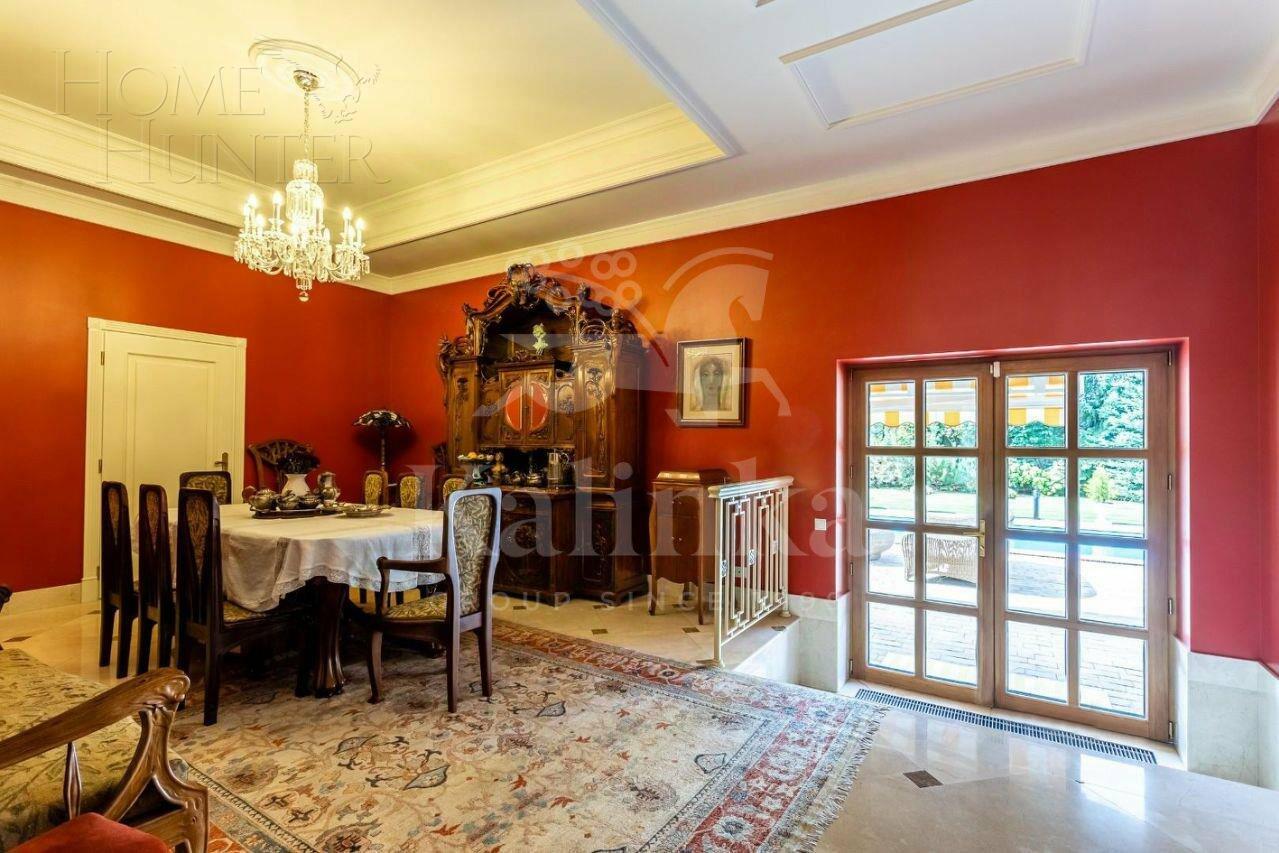 3-этажный коттедж 750 м² с отделкой