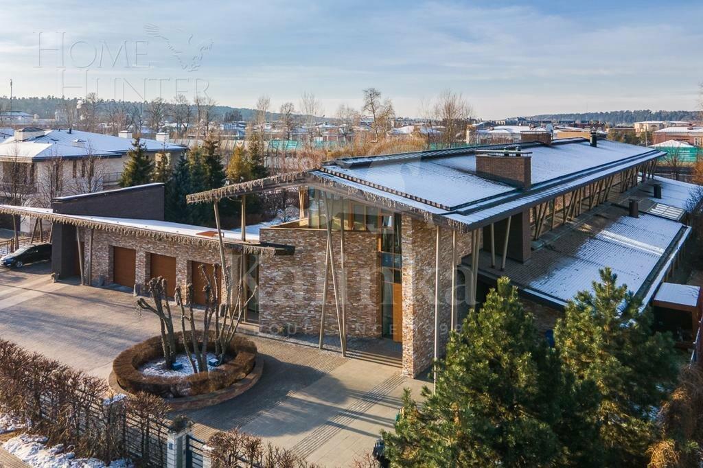 2-этажный коттедж 1 360 м² с отделкой