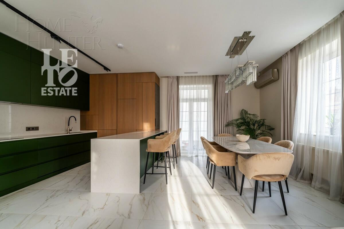 3-этажный коттедж 210 м² с отделкой