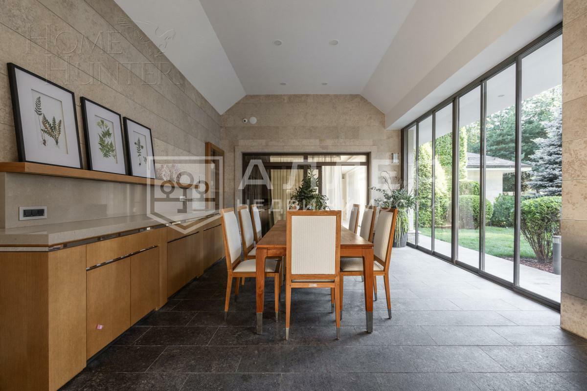 2-этажный коттедж 1 200 м² с отделкой