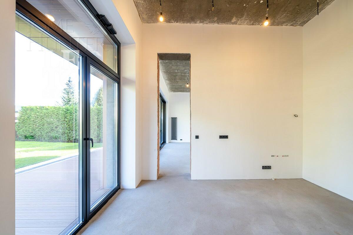 2-этажный коттедж 1 200 м² без отделки