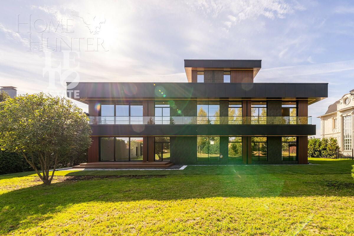 2-этажный коттедж 1 200 м² без отделки