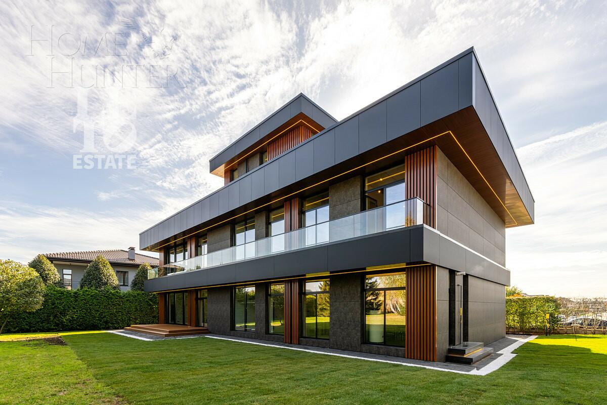 2-этажный коттедж 1 200 м² без отделки