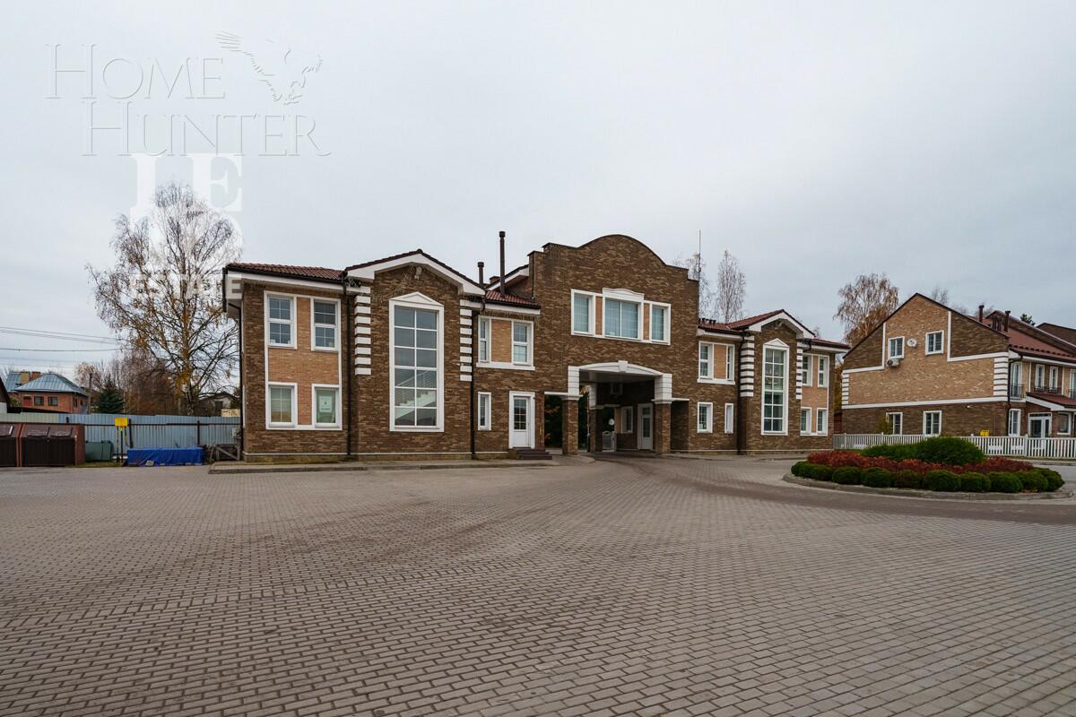 3-этажный коттедж 210 м² с отделкой