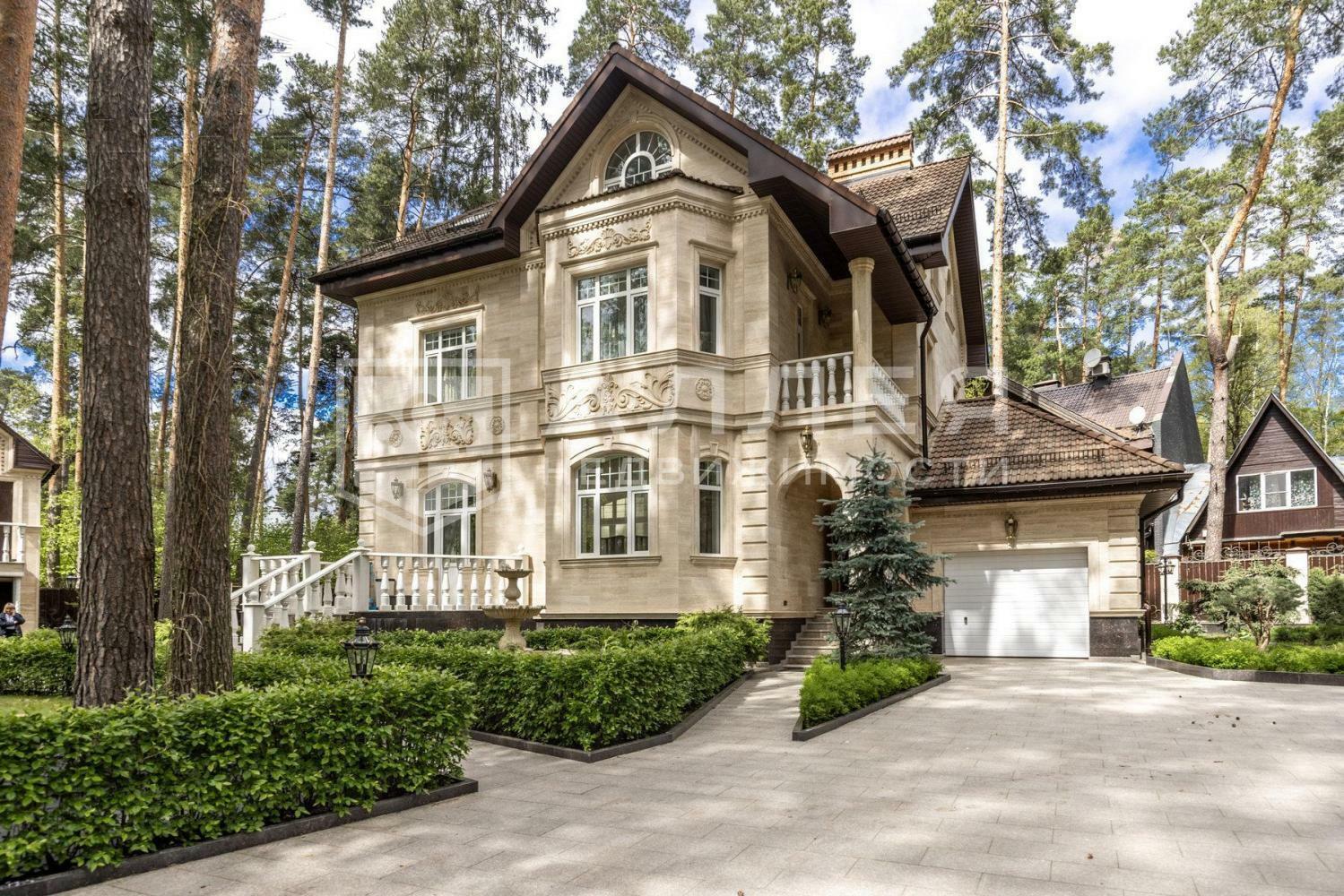 2-этажный коттедж 400 м² с отделкой