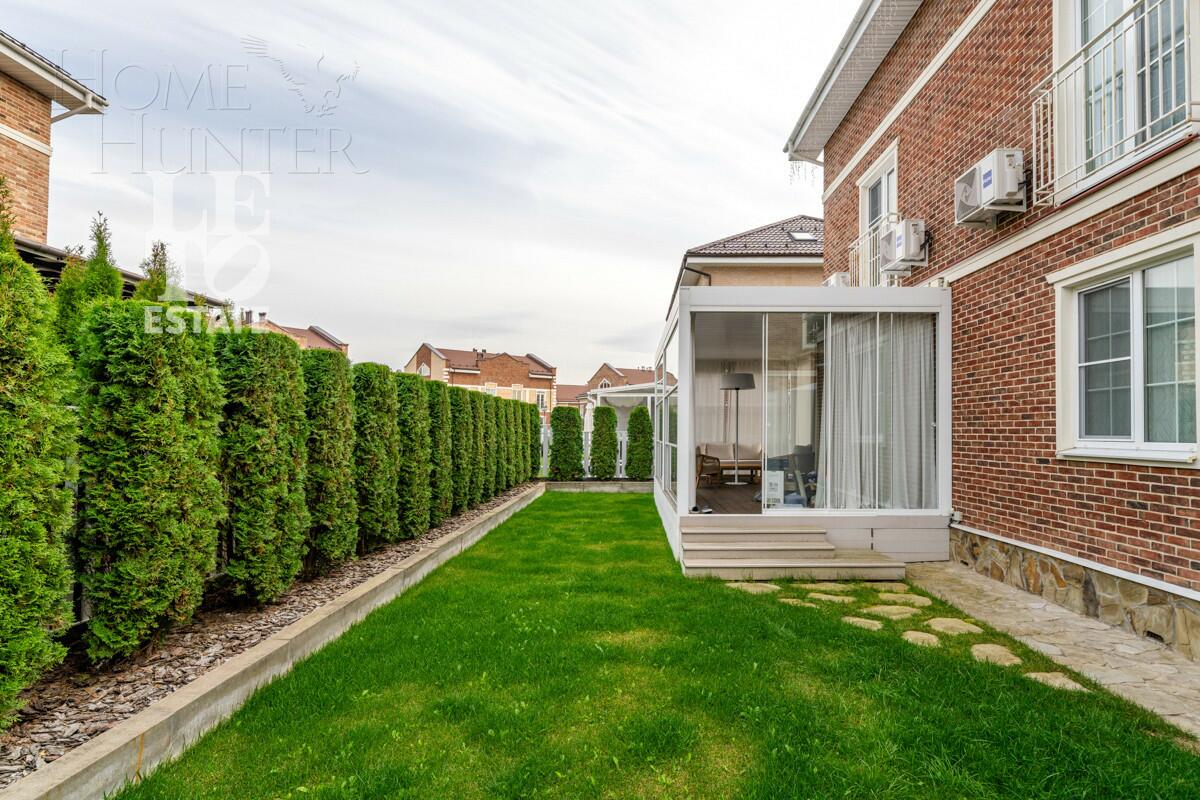 3-этажный коттедж 210 м² с отделкой