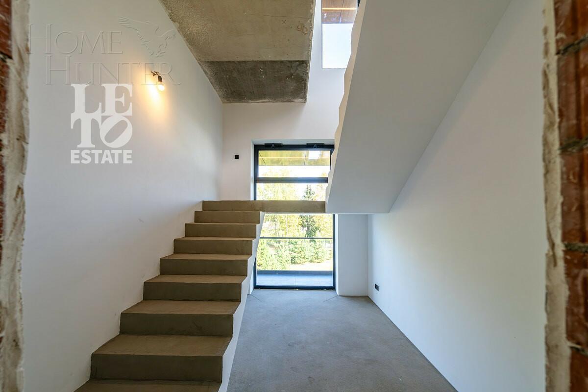 2-этажный коттедж 1 200 м² без отделки