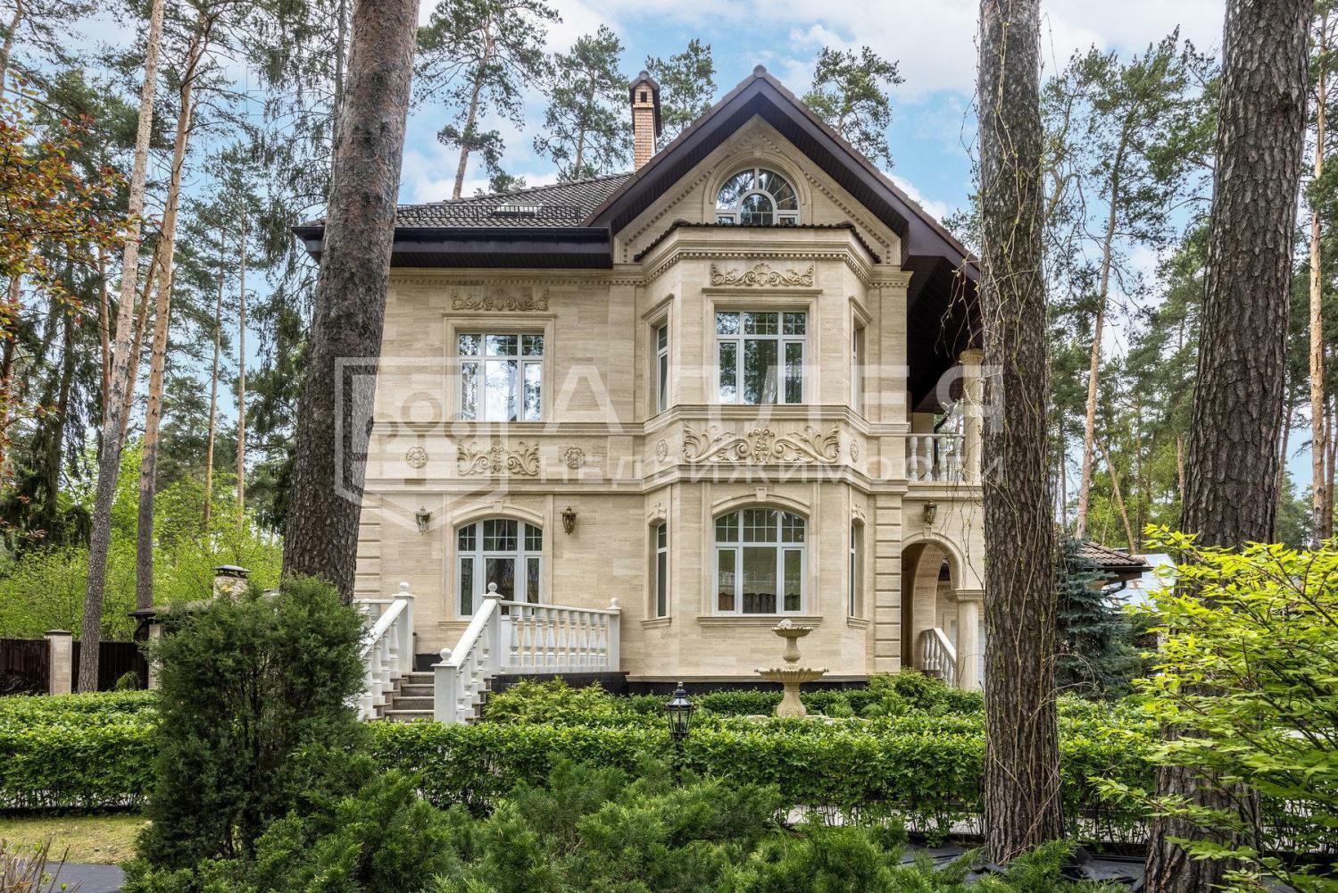 2-этажный коттедж 400 м² с отделкой