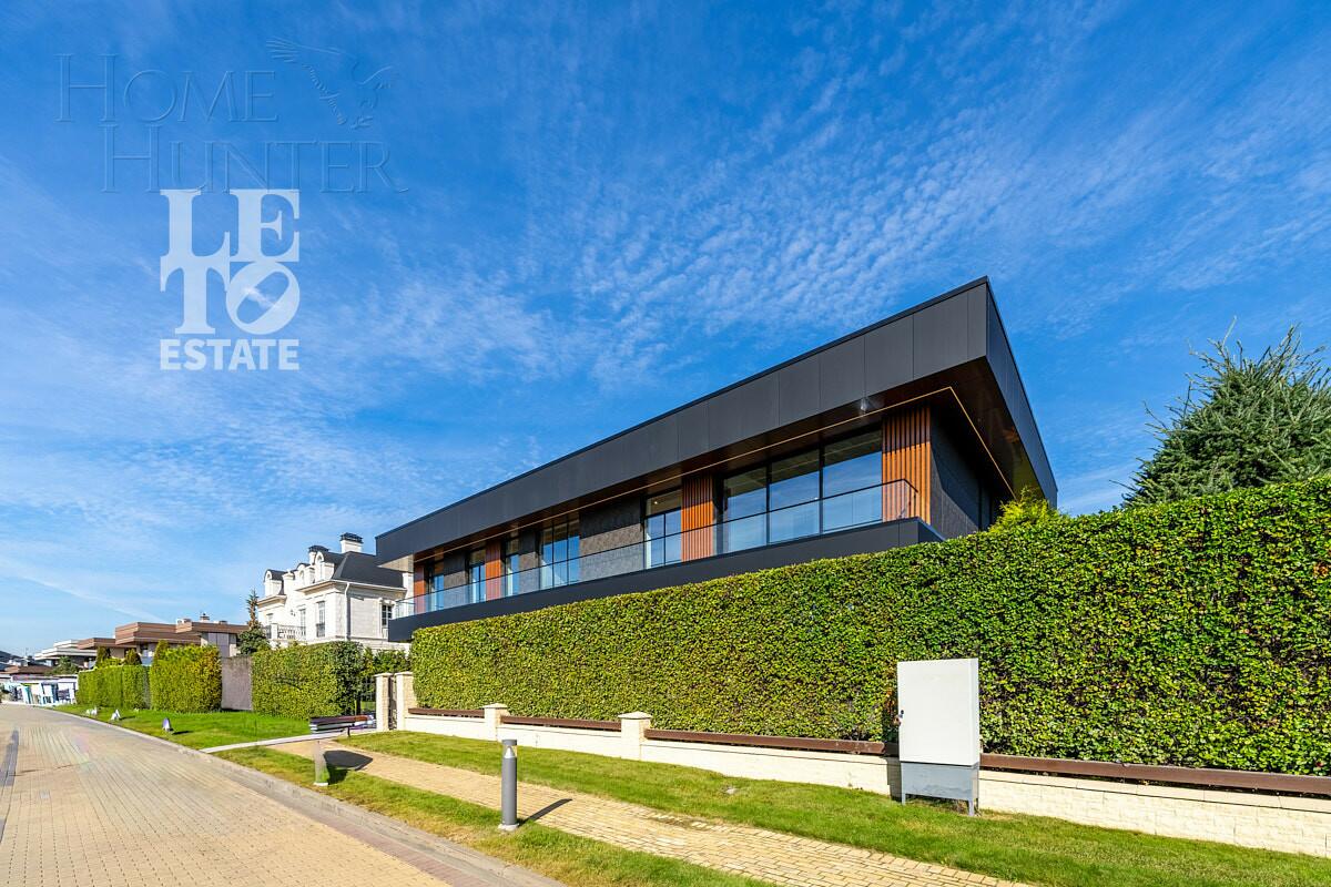 2-этажный коттедж 1 200 м² без отделки