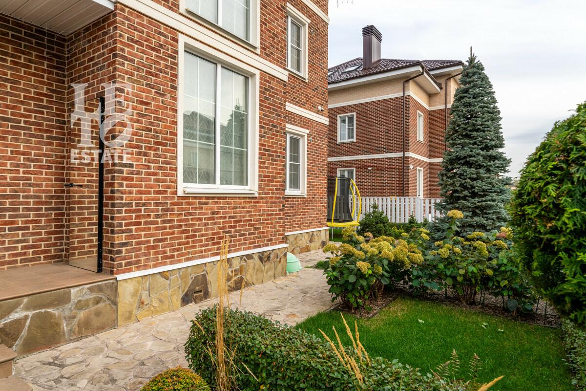 3-этажный коттедж 210 м² с отделкой