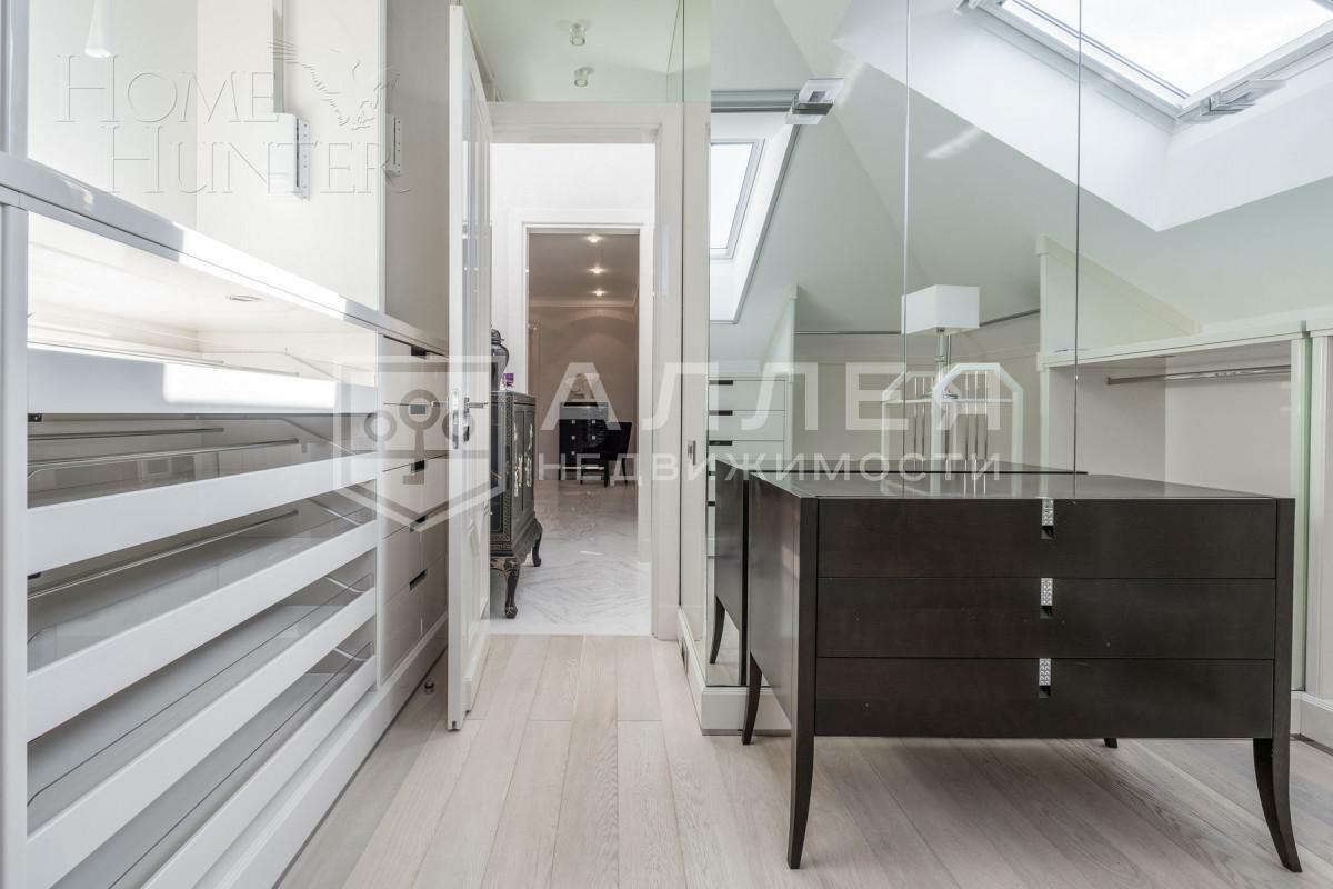 2-этажный коттедж 1 200 м² с отделкой