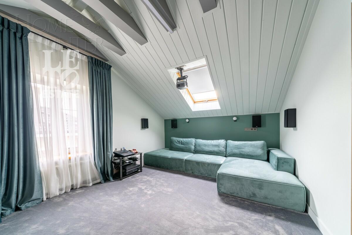 3-этажный коттедж 210 м² с отделкой