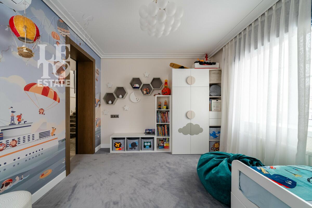 3-этажный коттедж 210 м² с отделкой