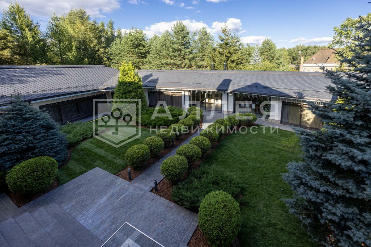 2-этажный коттедж 1 200 м² с отделкой