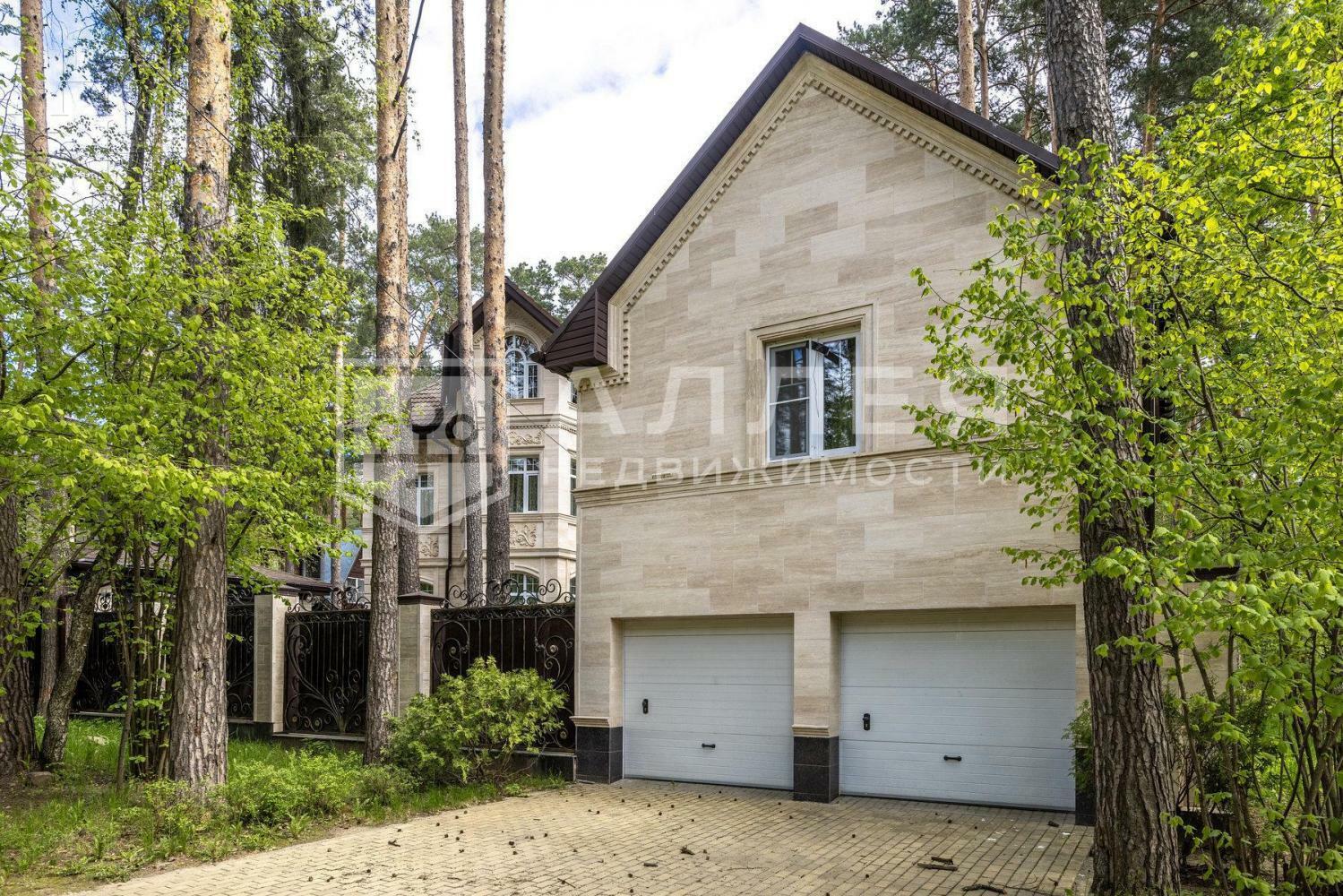 2-этажный коттедж 400 м² с отделкой