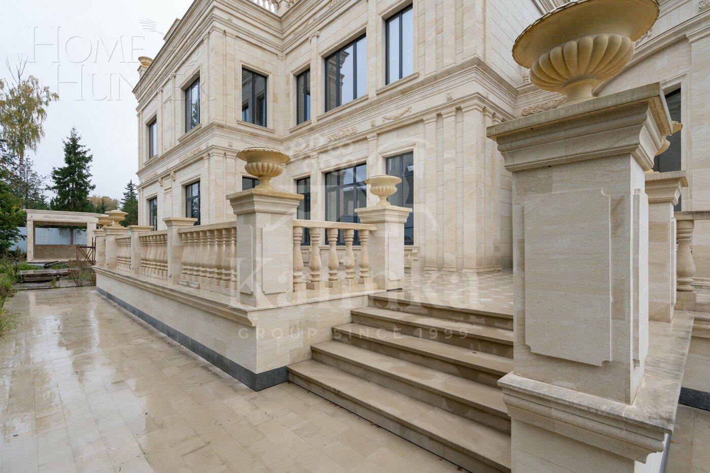 2-этажный коттедж 2 230 м² без отделки