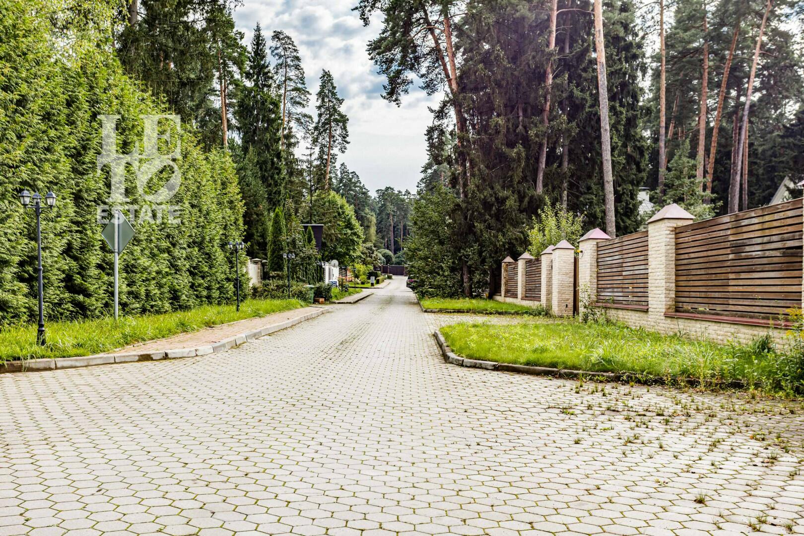 Участок 30 сот. в охраняемом поселке