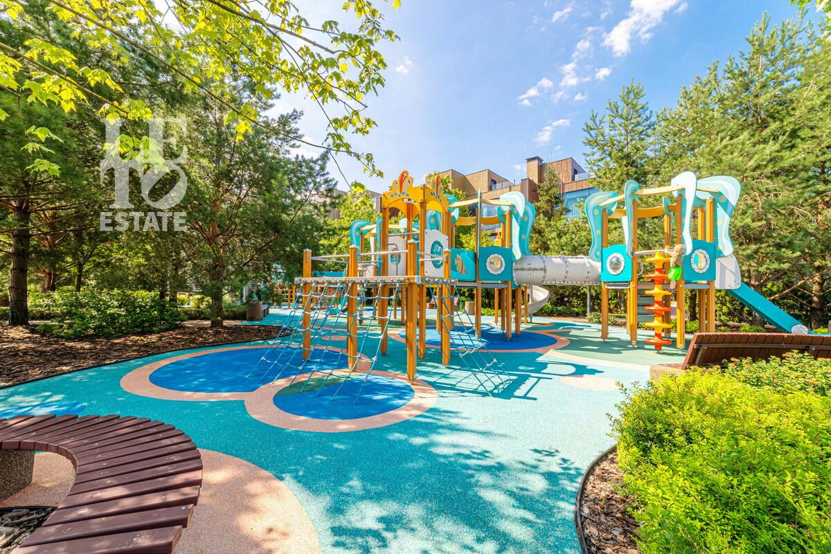 3-этажный таунхаус 238 м² без отделки