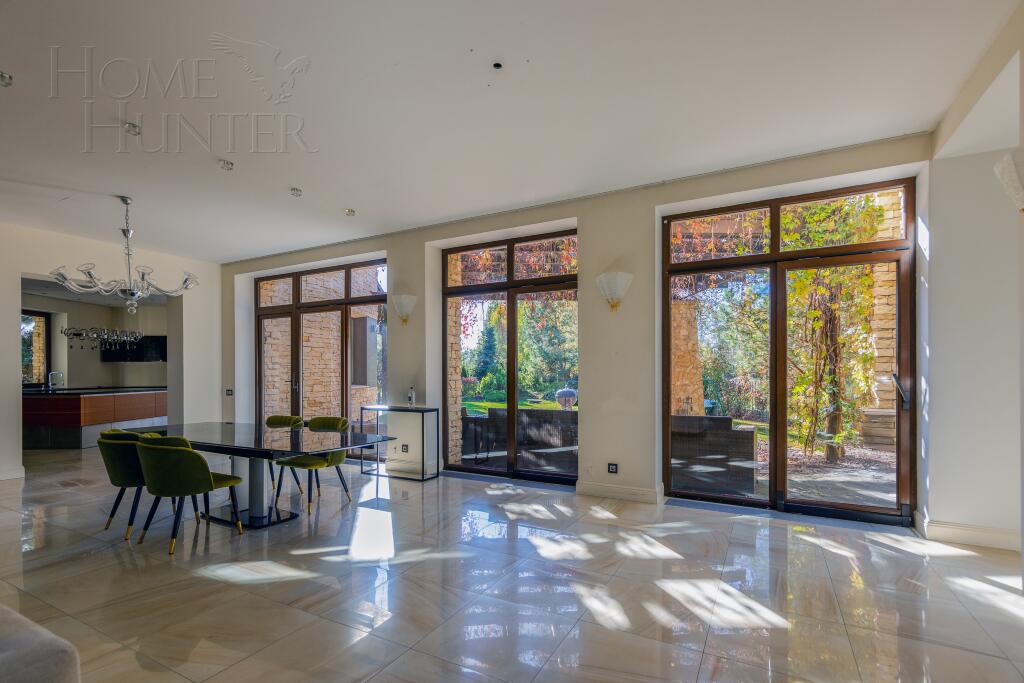 3-этажный коттедж 700 м² с отделкой