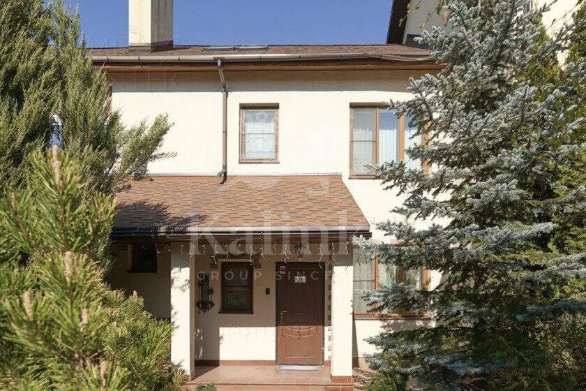 3-этажный таунхаус 250 м² с отделкой