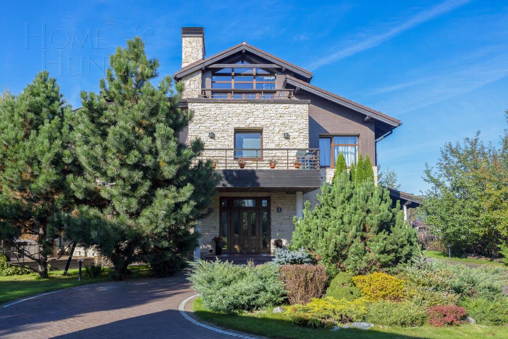 3-этажный коттедж 700 м² с отделкой