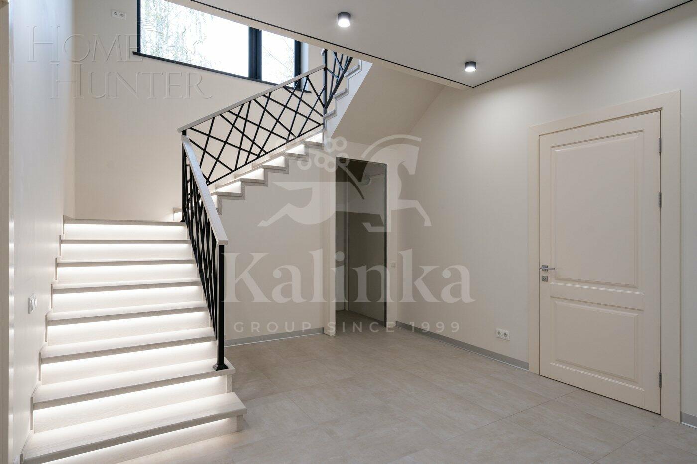 2-этажный коттедж 450 м² с отделкой