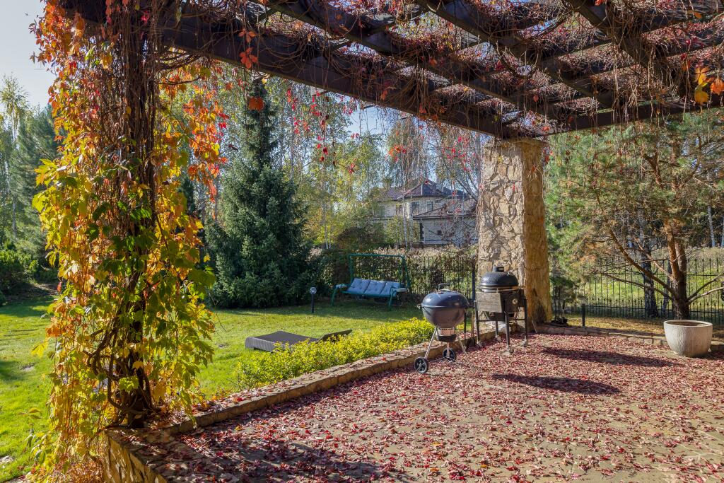 3-этажный коттедж 700 м² с отделкой